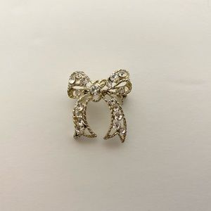 Rhinestone bow brooch